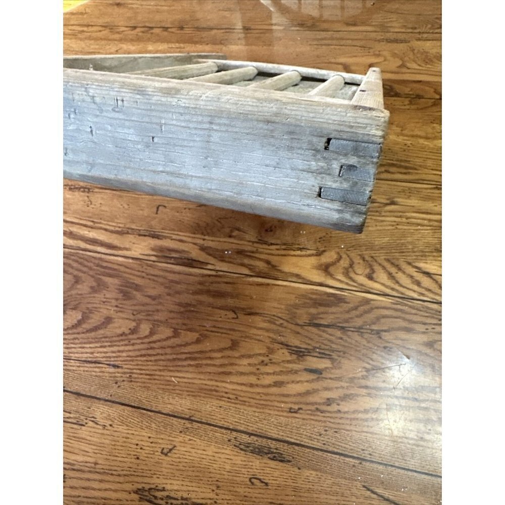 VINTAGE WASHBOARD - Picture 9 of 9